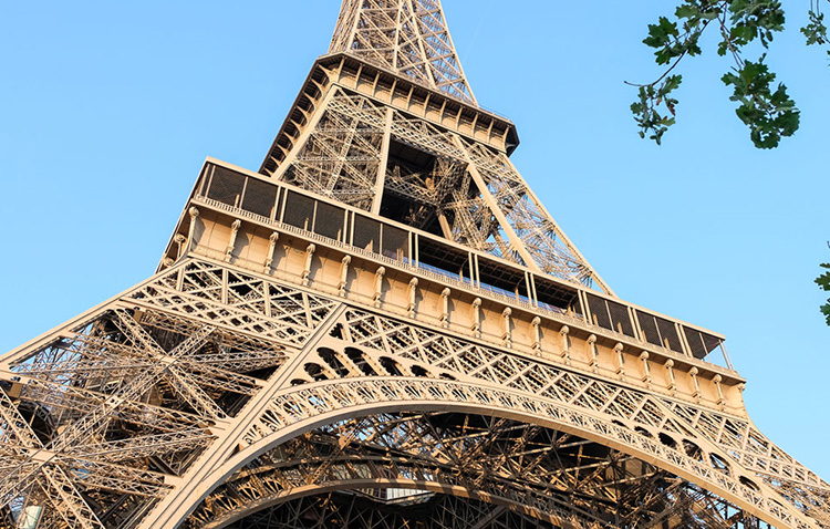 tour Eiffel - Dettaglio della prima campata dal basso della Torre Eiffel